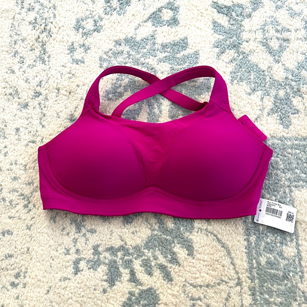 NWT Lululemon sports bra
